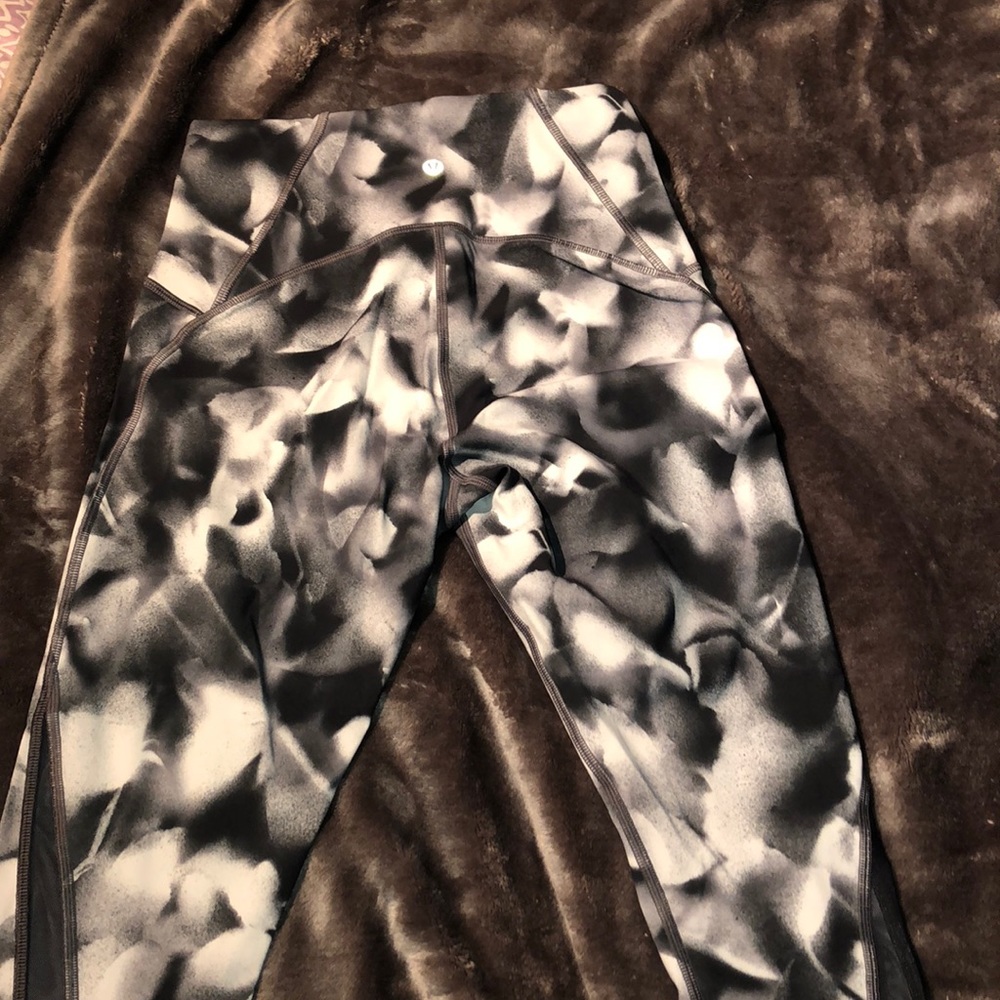Lululemon wunder under mesh legging